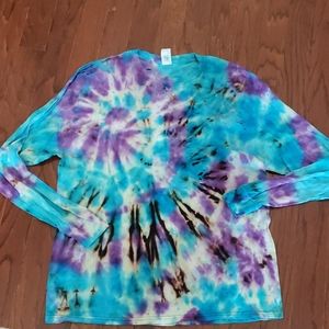Xl tie dye with distressing